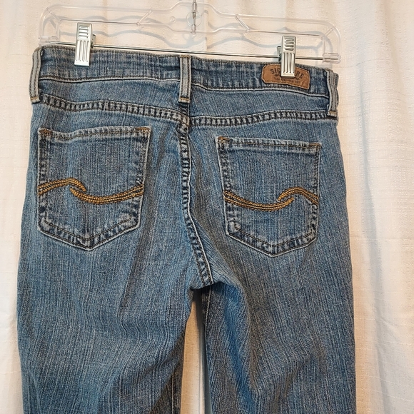 Levi's Signature Mid Rise Straight Cut Jeans Size 8M - Picture 4 of 7